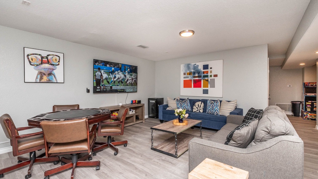 Photo of Livingroom in East Grove