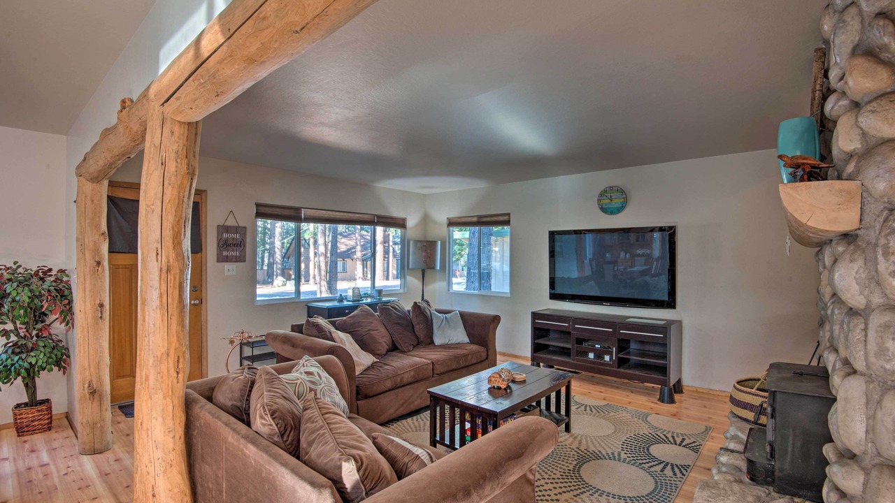 Photo of Livingroom in Tahoe Paradise