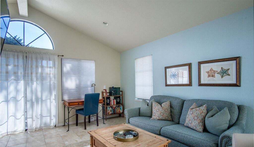 Photo of Livingroom in Lighthouse District