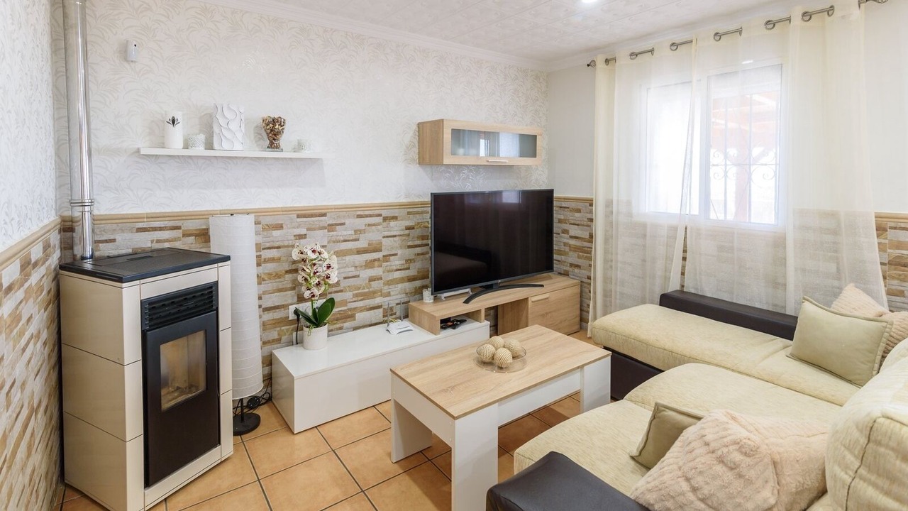 Photo of Livingroom in Almayate Alto