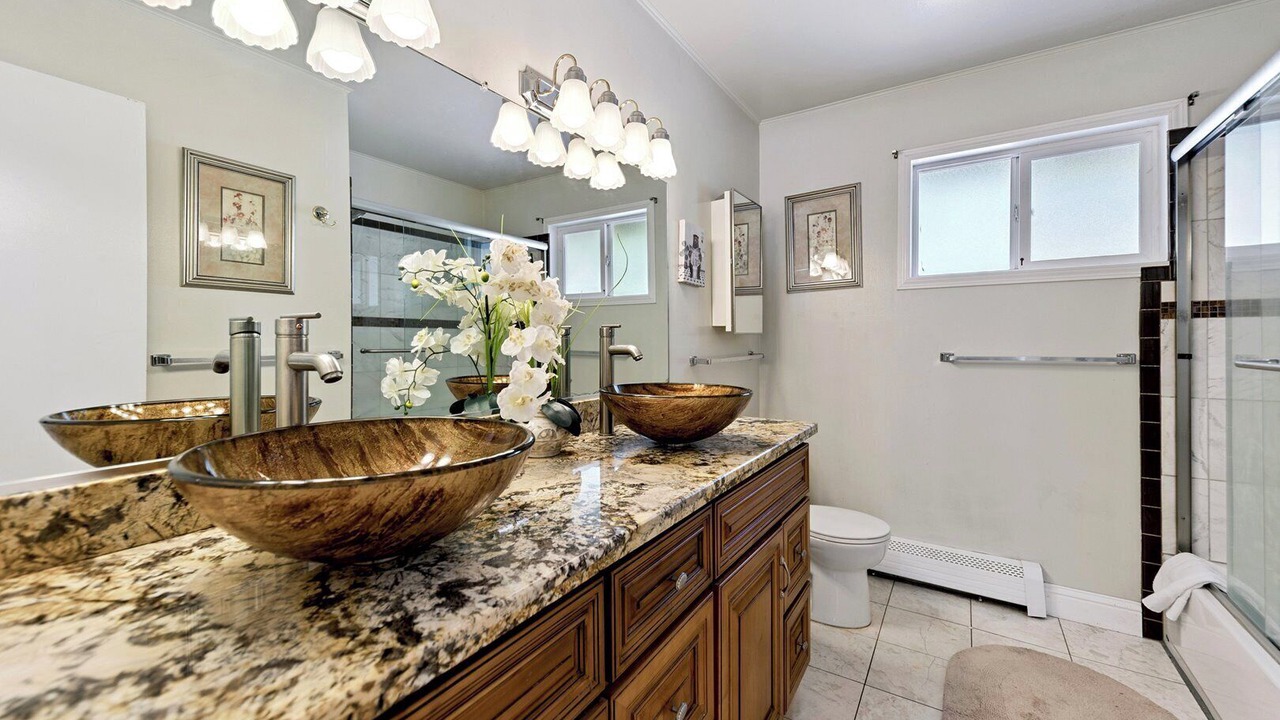 Photo of Bathroom in Tahoe Island