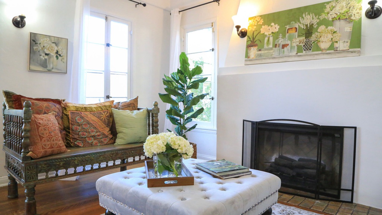 Photo of Livingroom in Beverly Grove