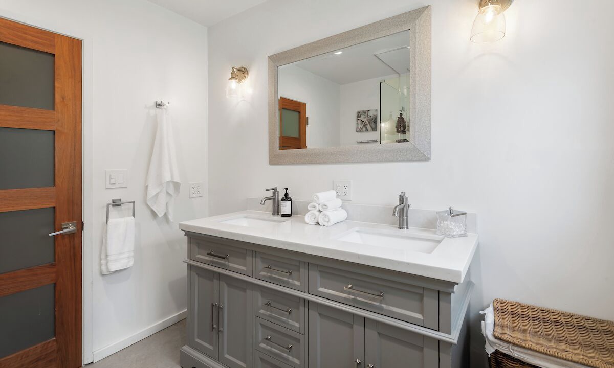 Photo of Bathroom in Sawtelle
