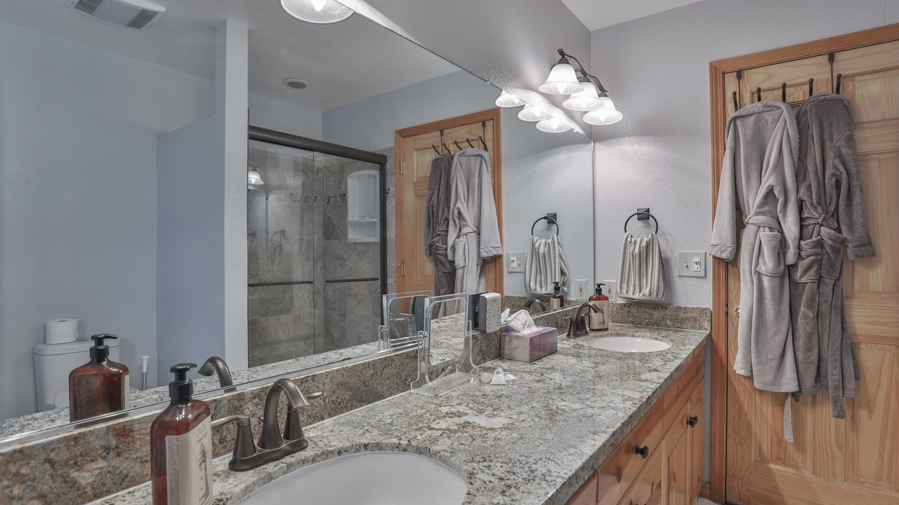 Photo of Bathroom in Al Tahoe