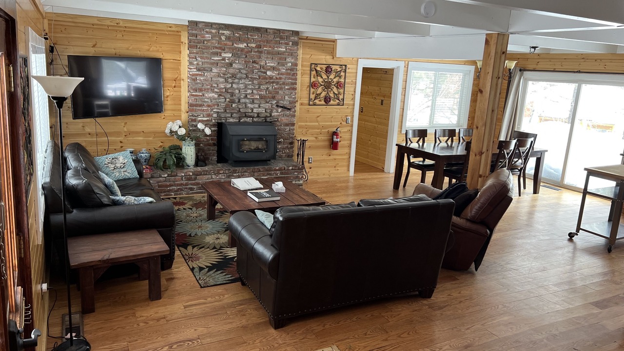 Photo of Livingroom in North Upper Truckee