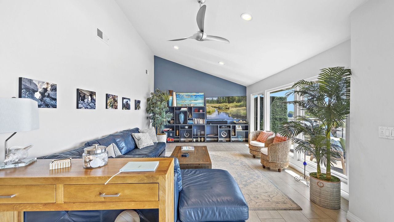 Photo of Livingroom in Three Arch Bay