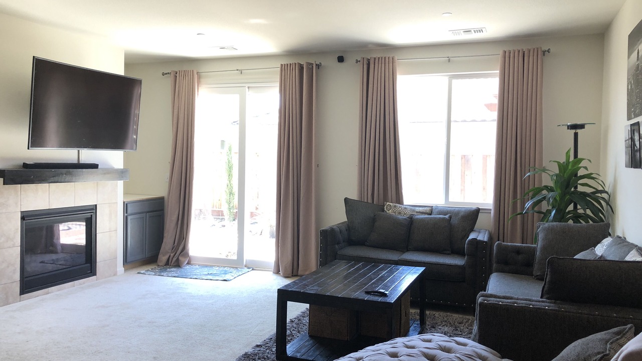 Photo of Livingroom in Hollister