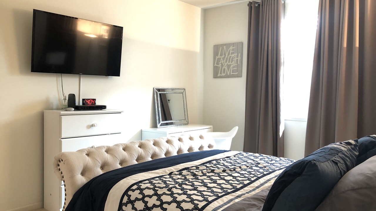 Photo of Bedroom in Hollister