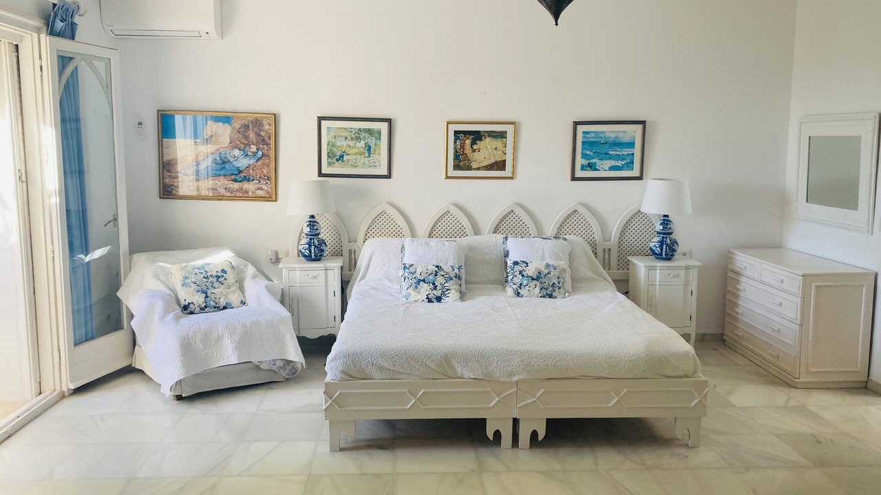 Photo of Bedroom in Golden Mile