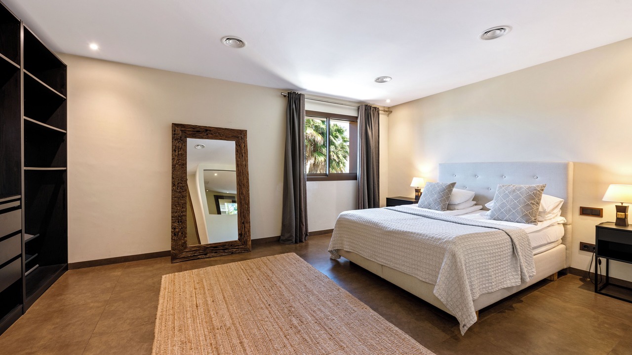 Photo of Bedroom in New Golden Mile