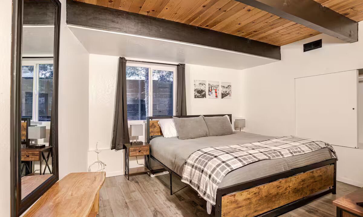 Photo of Bedroom in Arrowbear Lake