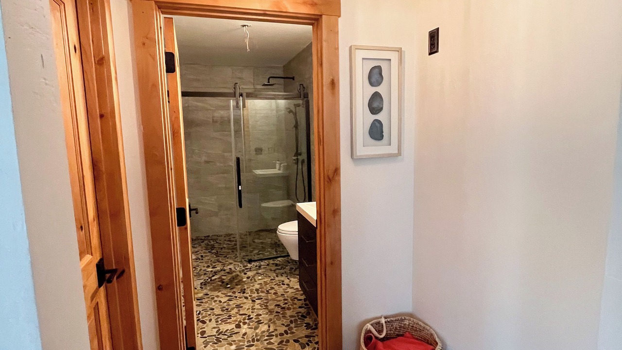 Photo of Bathroom in Country Club Estates