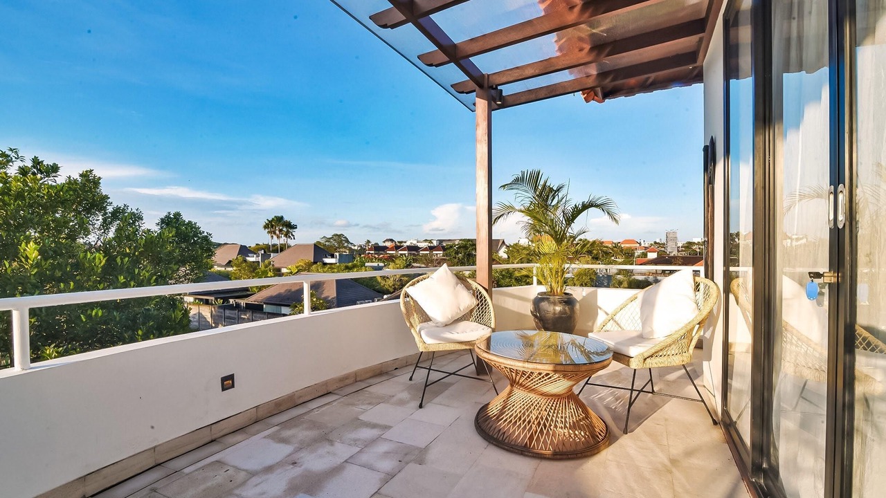 Photo of Patio Balcony in Petitenget