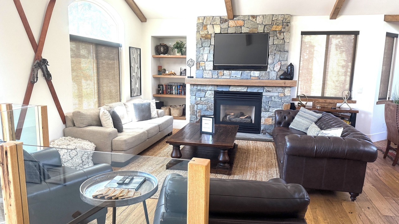 Photo of Livingroom in Mountain View Estates