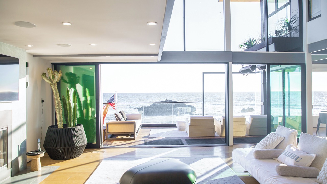 Photo of Livingroom in Central Malibu