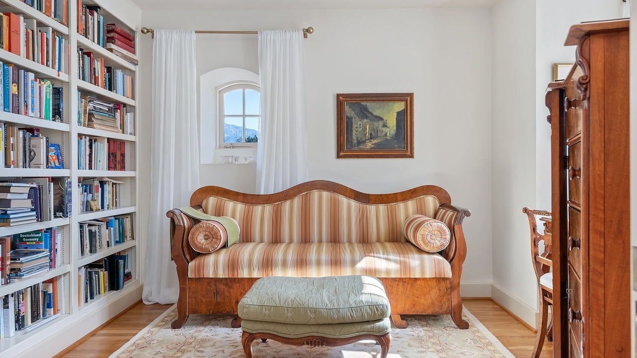 Photo of Livingroom in Hedgerow
