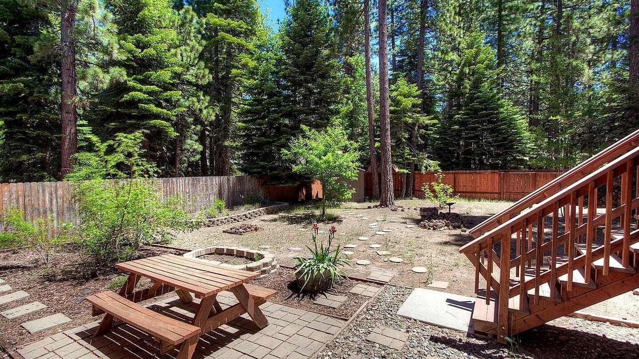 Photo of Outdoor in Pioneer Trail