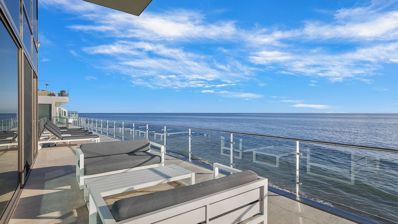 Photo of Patio Balcony in Central Malibu