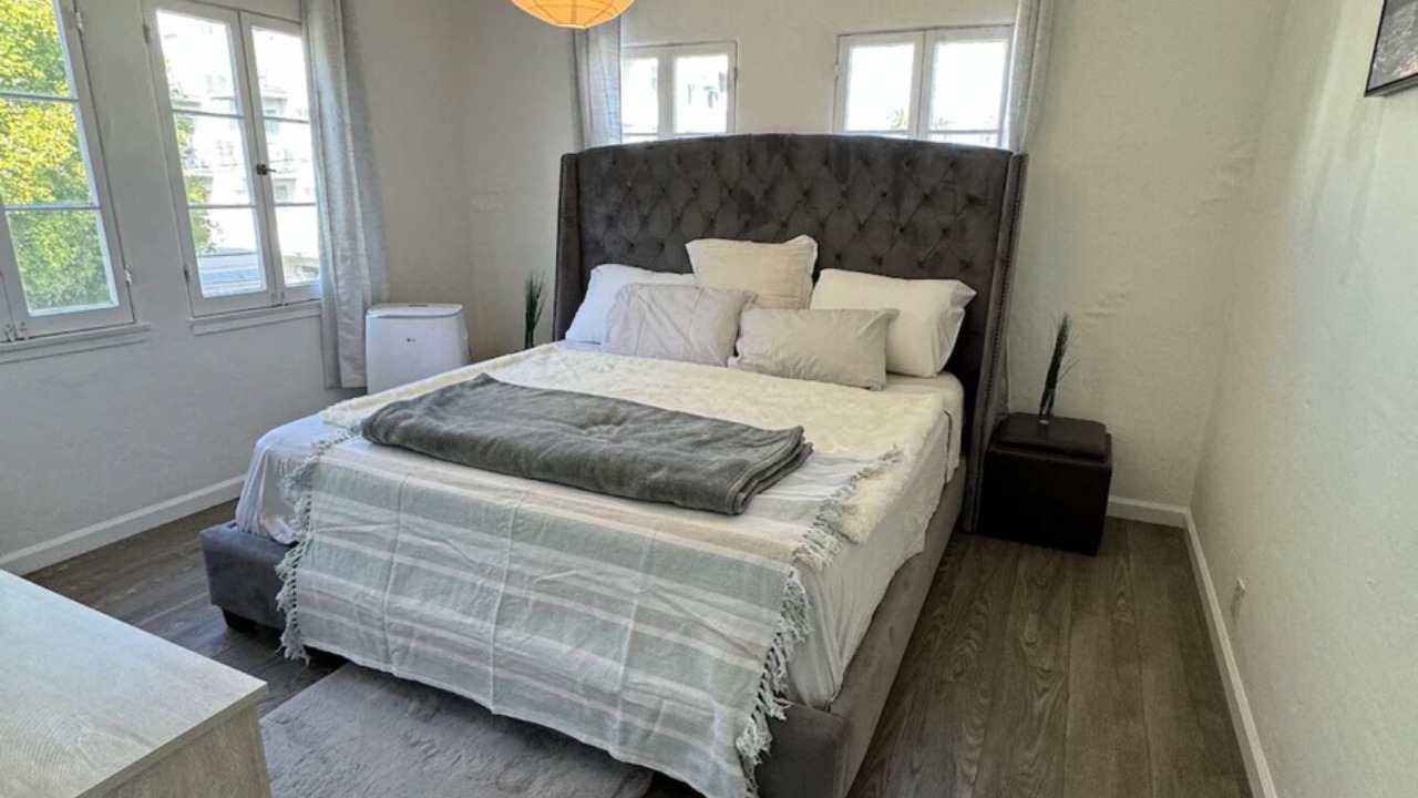 Photo of Bedroom in Pico - Robertson