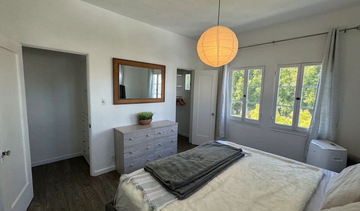 Photo of Bedroom in Pico - Robertson