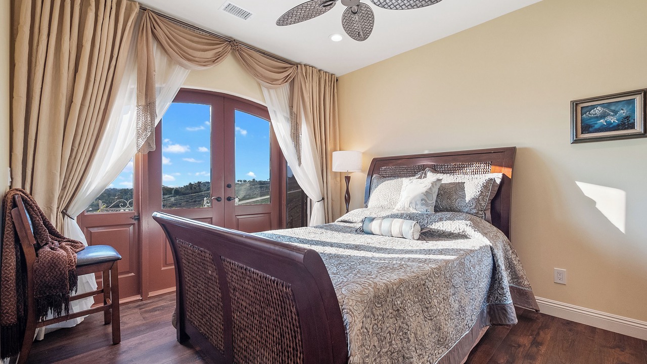 Photo of Bedroom in Vista