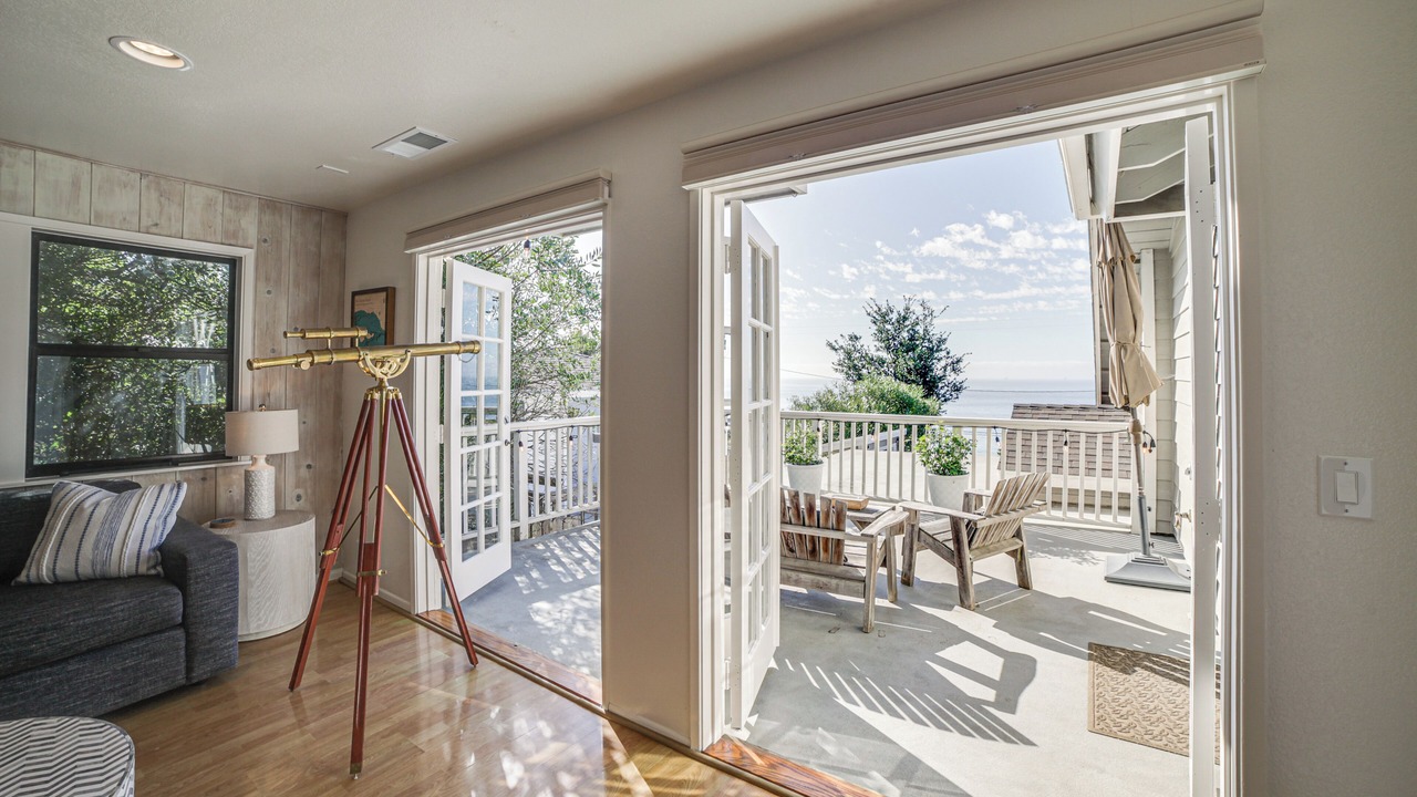 Photo of Livingroom in Santa Barbara