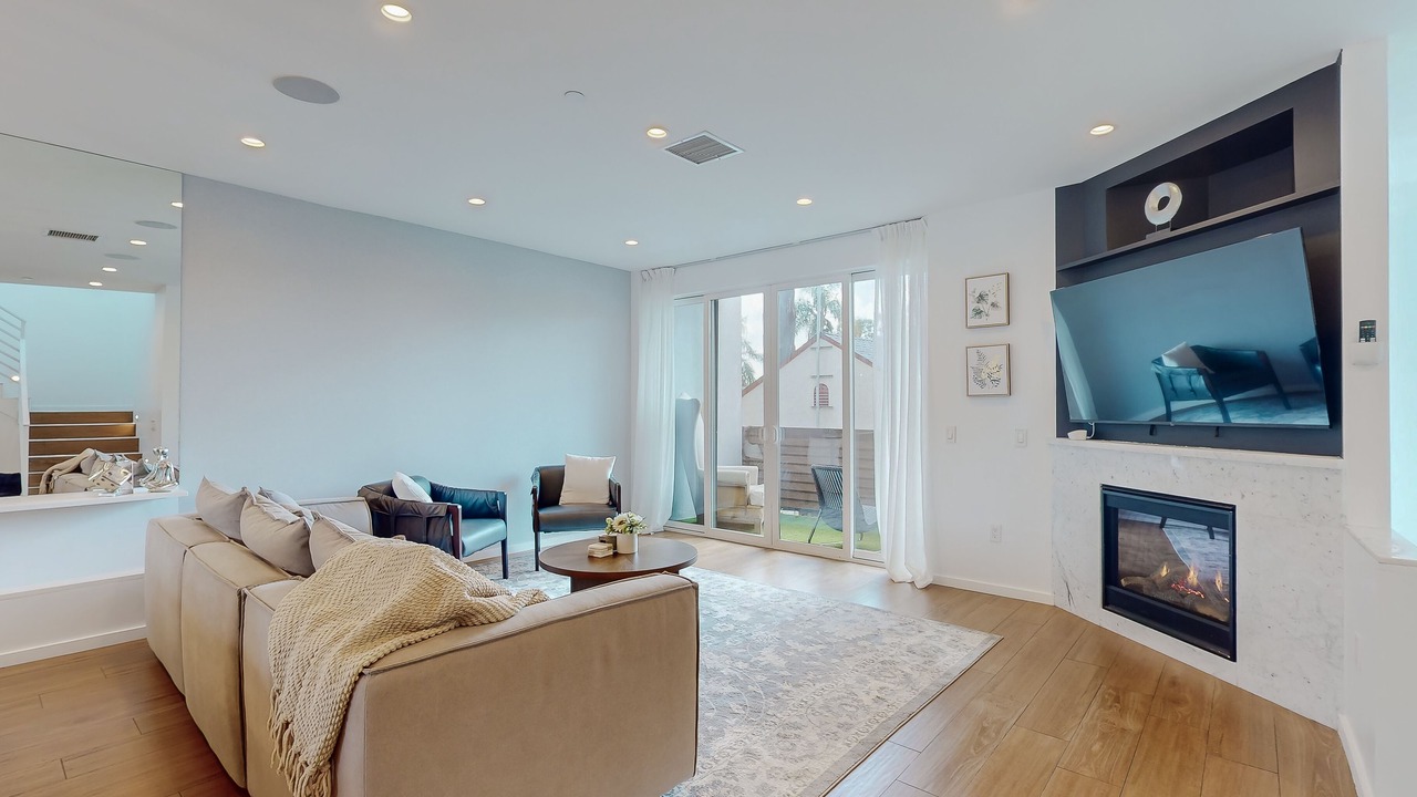 Photo of Livingroom in Pico - Robertson