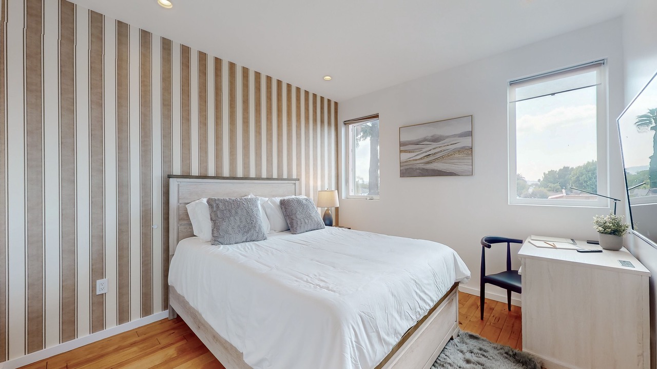 Photo of Bedroom in Pico - Robertson