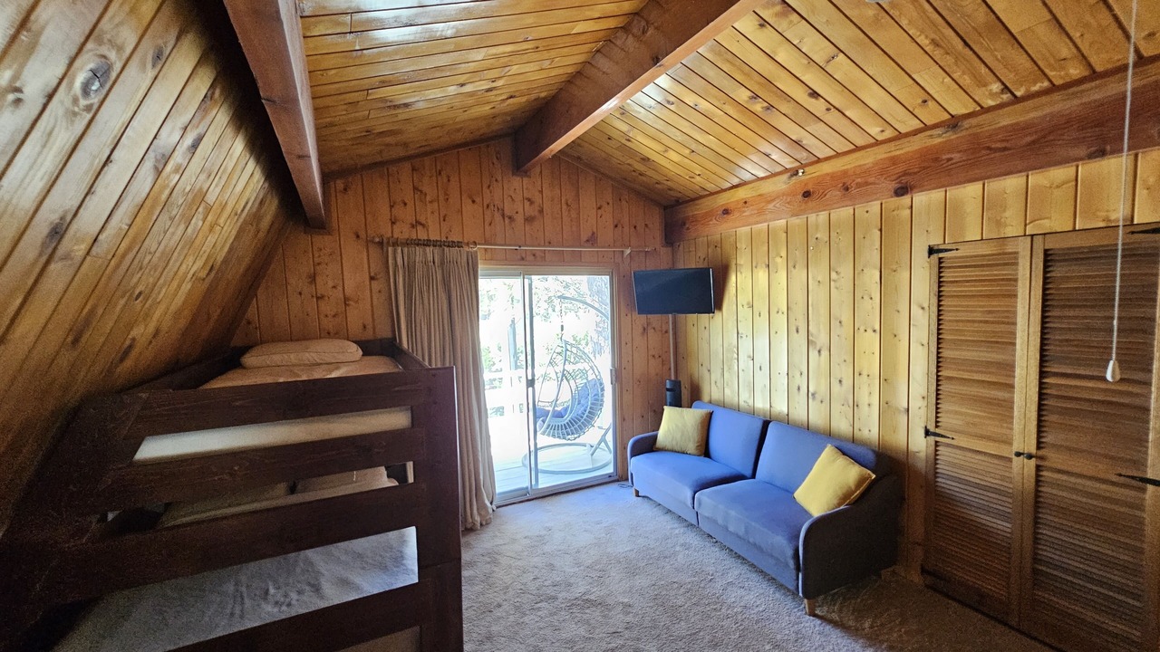 Photo of Bedroom in Arrowbear Lake