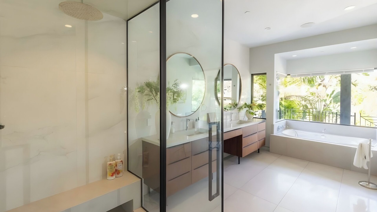 Photo of Bathroom in Hollywood