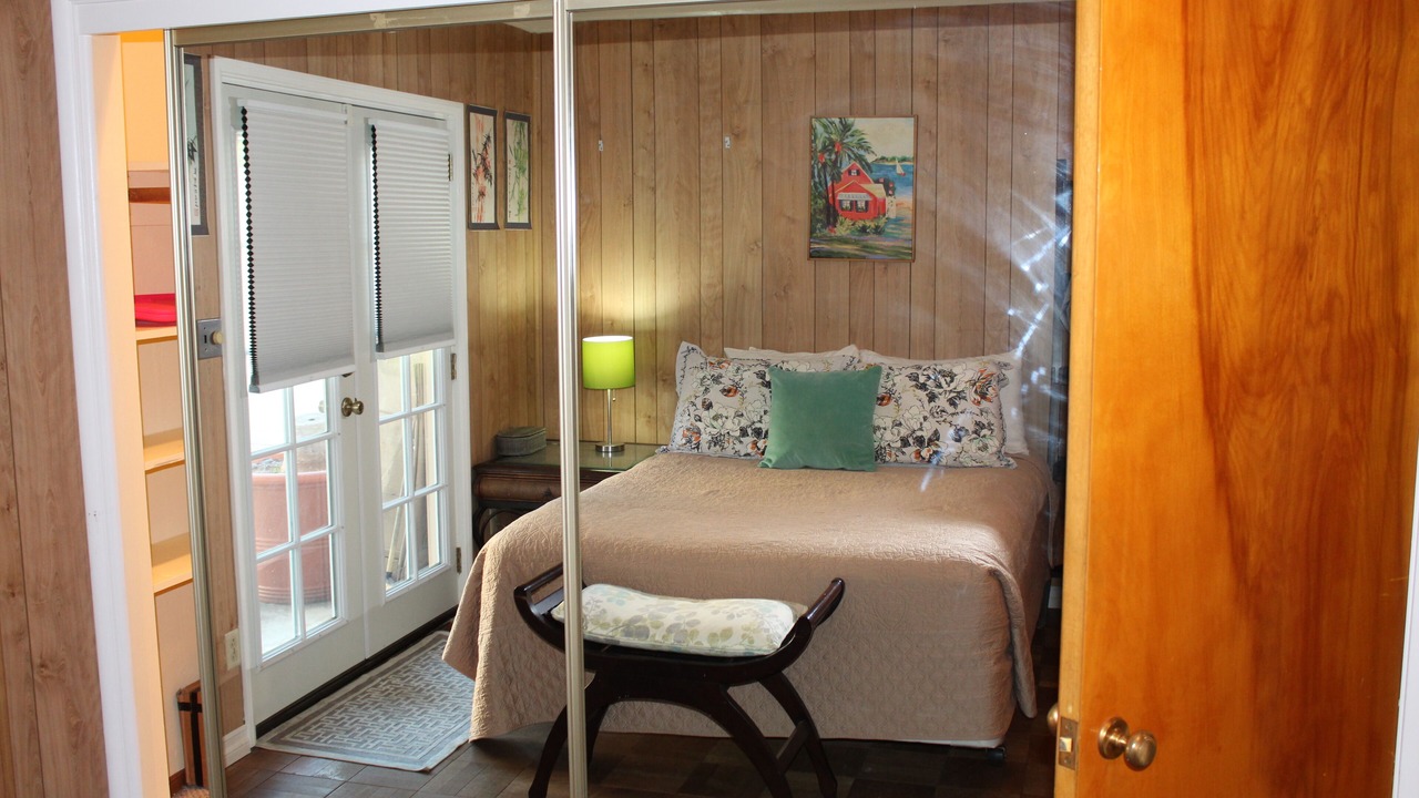Photo of Bedroom in Bay Park
