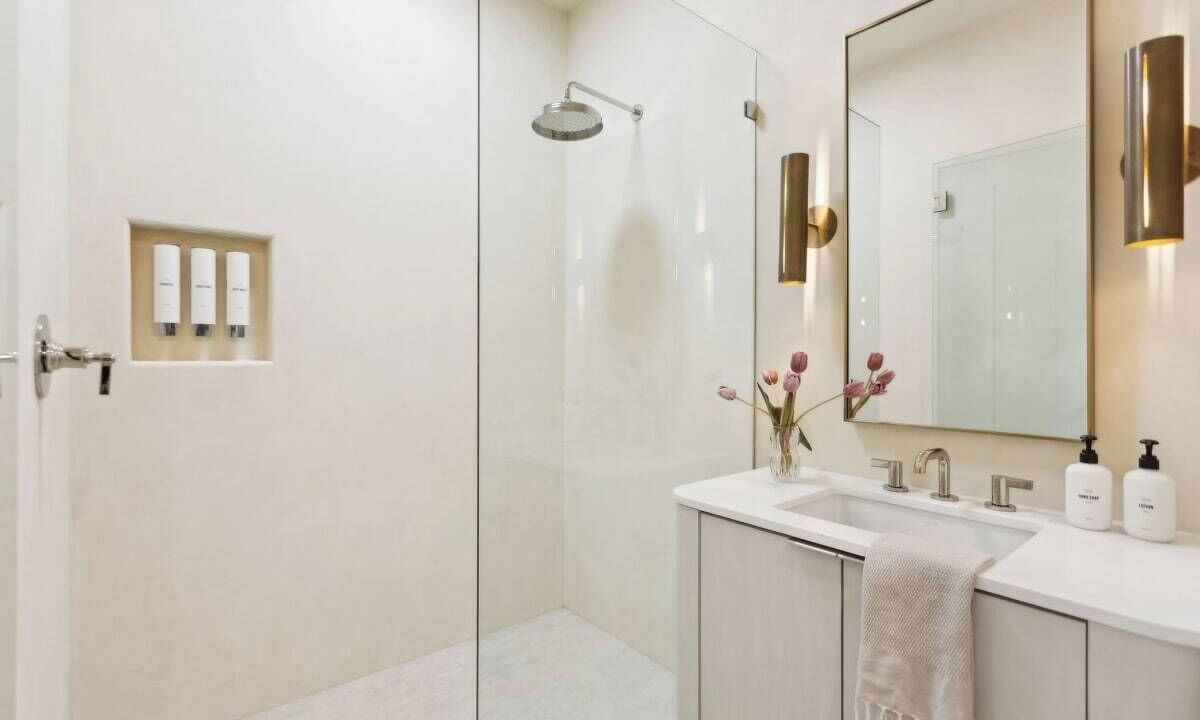 Photo of Bathroom in Laguna