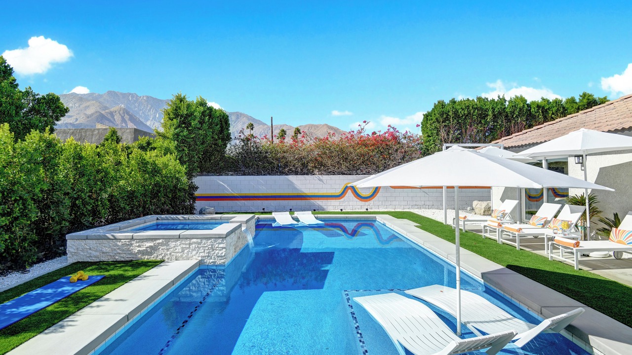 Photo of Outdoor in Racquet Club West