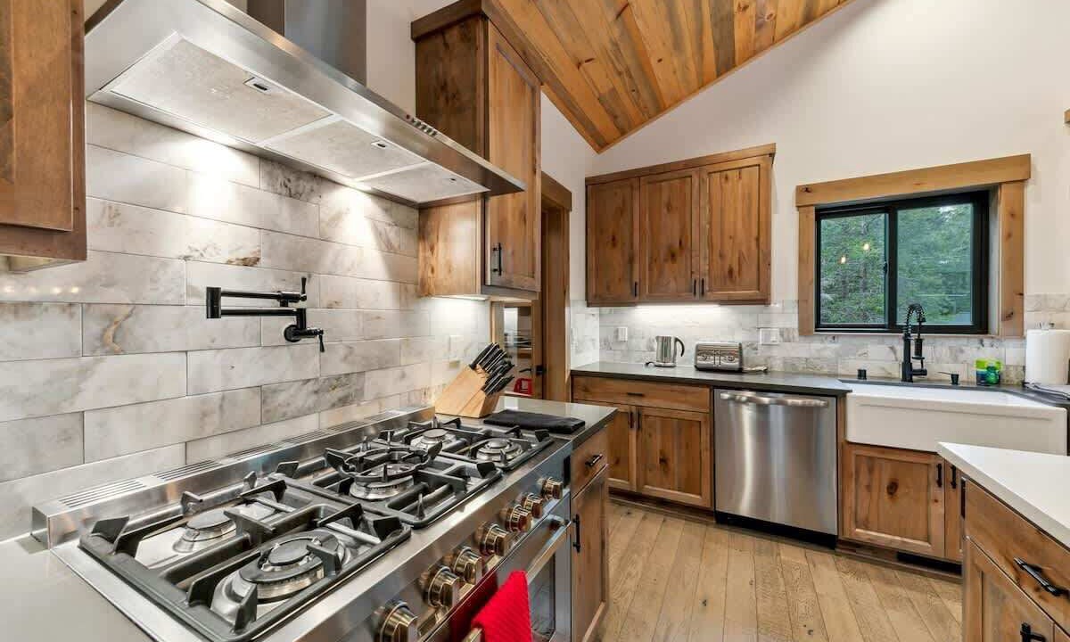 Photo of Kitchen in North Upper Truckee