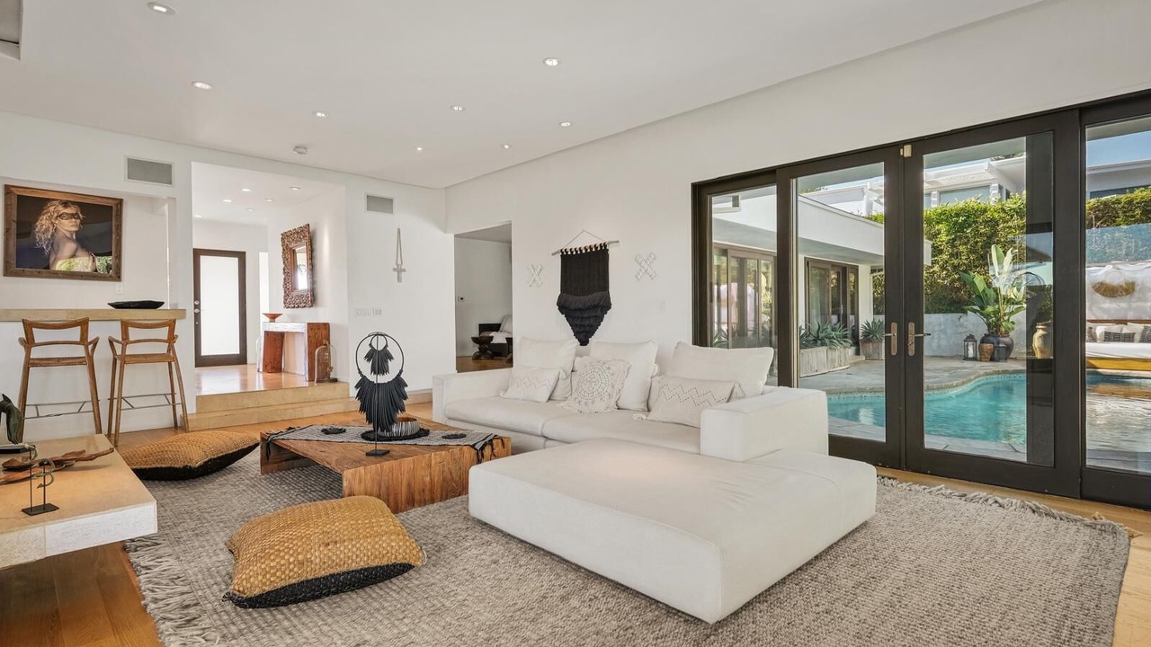 Photo of Livingroom in Beverly Hills