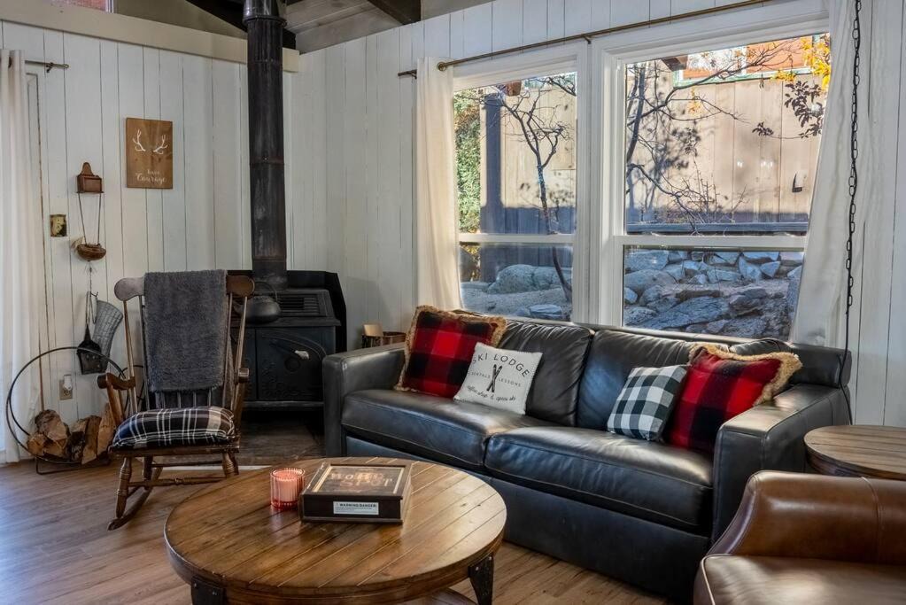 Photo of Livingroom in Green Valley Lake