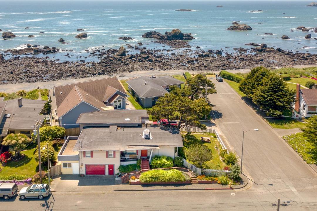 Photo of Buildings in Crescent City