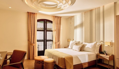 Club Room (Superior)