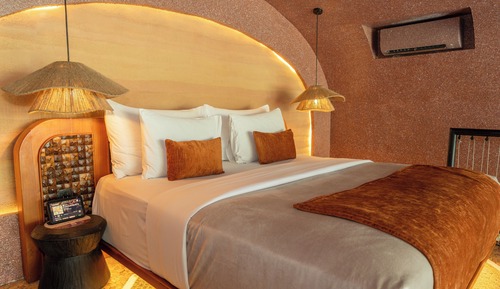 One Bedroom Villa with Private Pool & Bathtub