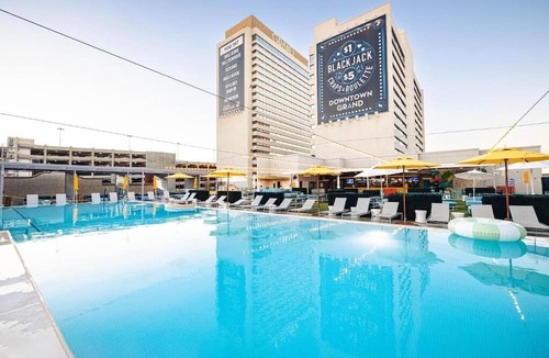 Downtown Las Vegas Hotel | Las Vegas Escape! 3 Large Units Near Bellagio!