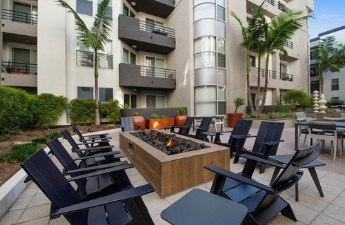 Marina del Rey Apartment | Peaceful 1-Bedroom Oasis by the Ocean · Free Parking · Pool · Gym · Hot Tub