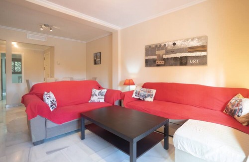 Atalaya-Isdabe Apartment | Holiday Accommodation "Apartamento Entre Estepona-Marbella" with Shared Pool & Wi-Fi
