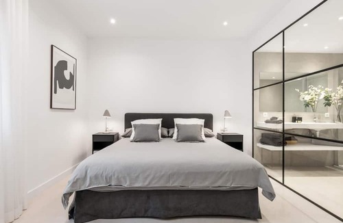 Puerto Banus Apartment | Apartment in Playas del Duque for 6 people | Casa Cadiz 101