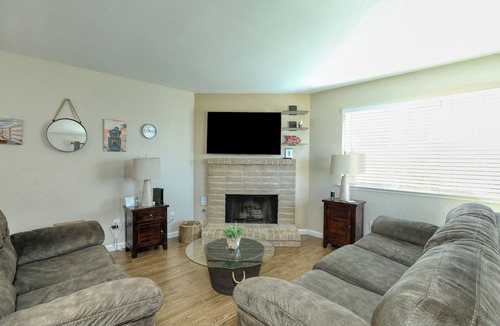 Downtown Condo | 110 Pismo Shores: 2 BR, 1.5 BA Condominium in Pismo Beach, Sleeps 6