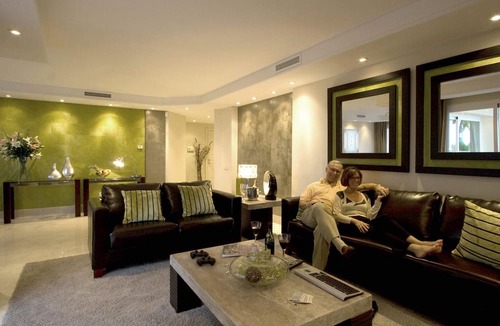 New Golden Mile Apartment | 102 Luxury Serv Apart-Estepona 3 Bed, 28c Heated 20m Pool, Jacuzzi - an Oasis