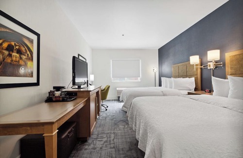 Vacaville Apartment | Great Amenities Onsite! Outdoor Pool and Terrace, Free Continental Breakfast