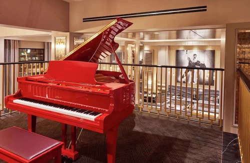 Theater District Hotel | Starlet Queen Refuge, Staypineapple, Comfort Redefined, Union Square’s Spotlight