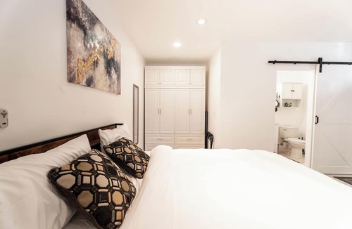 Meiners Oaks Apartment | 'The Sweet Pad' - Cozy Studio with WiFi and AC in lovely Ojai