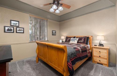 Granite Ridge House | Lazy Bear Lodge Rustic Luxe Villa with spa & gameroom