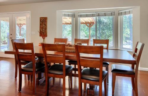 Yosemite Forks House | Scenic Serenity 50 acres/hot tub/game room